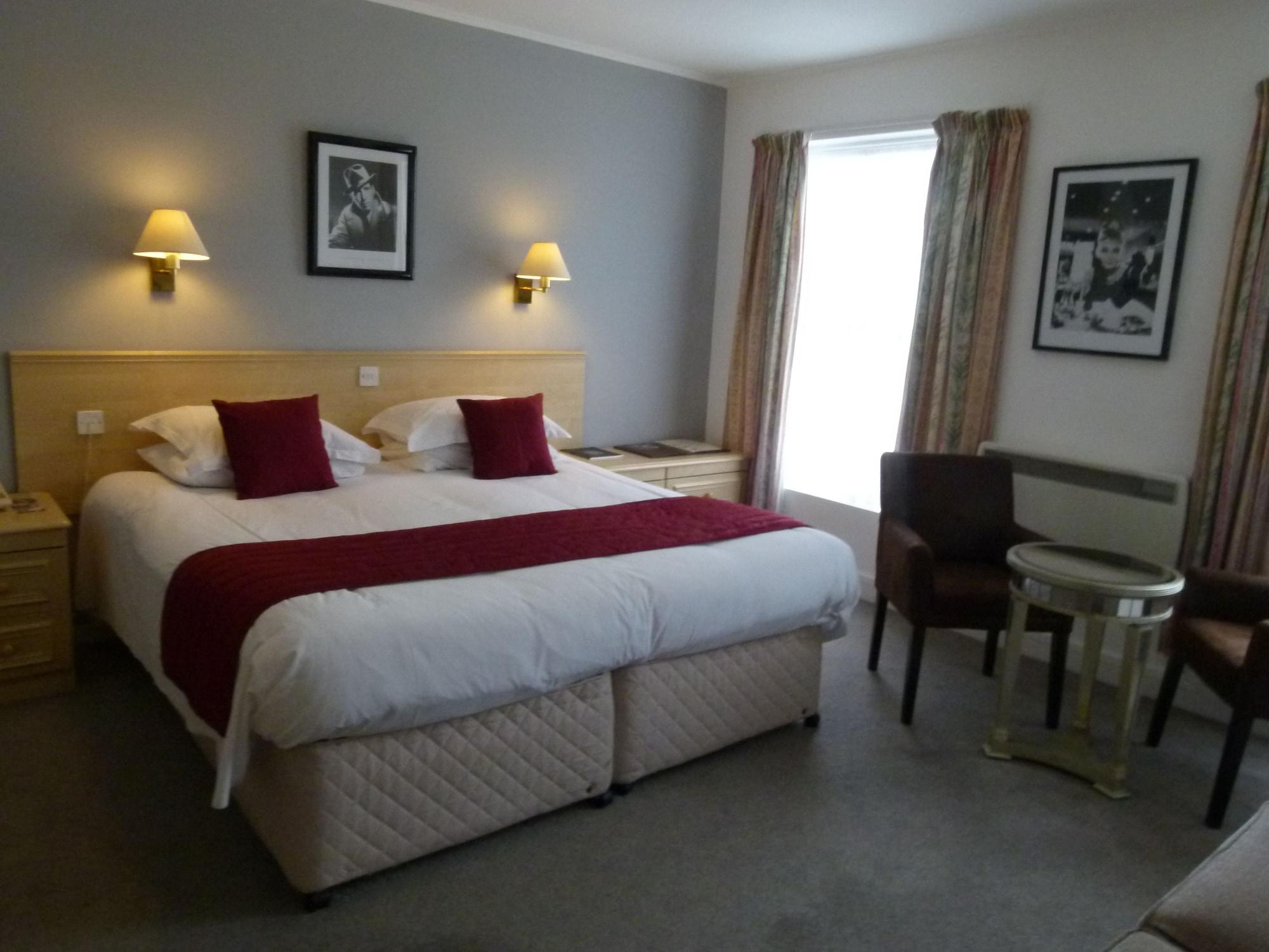 Beachcombers Hotel Grouville Екстер'єр фото