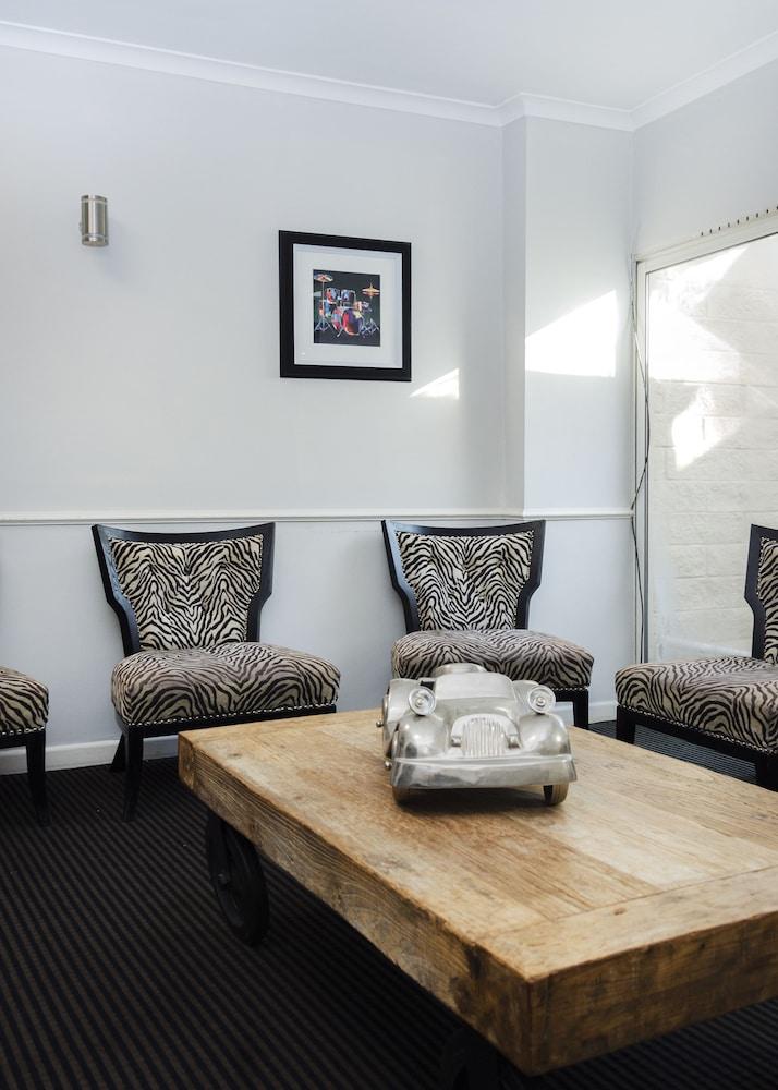 Beachcombers Hotel Grouville Екстер'єр фото