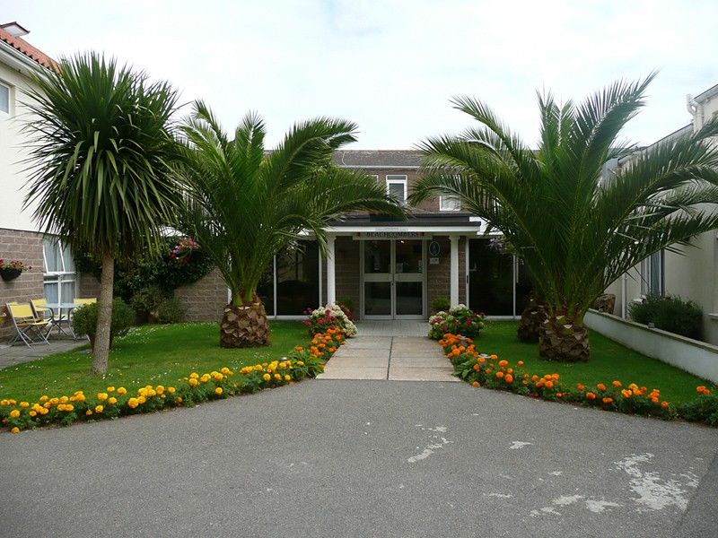 Beachcombers Hotel Grouville Екстер'єр фото