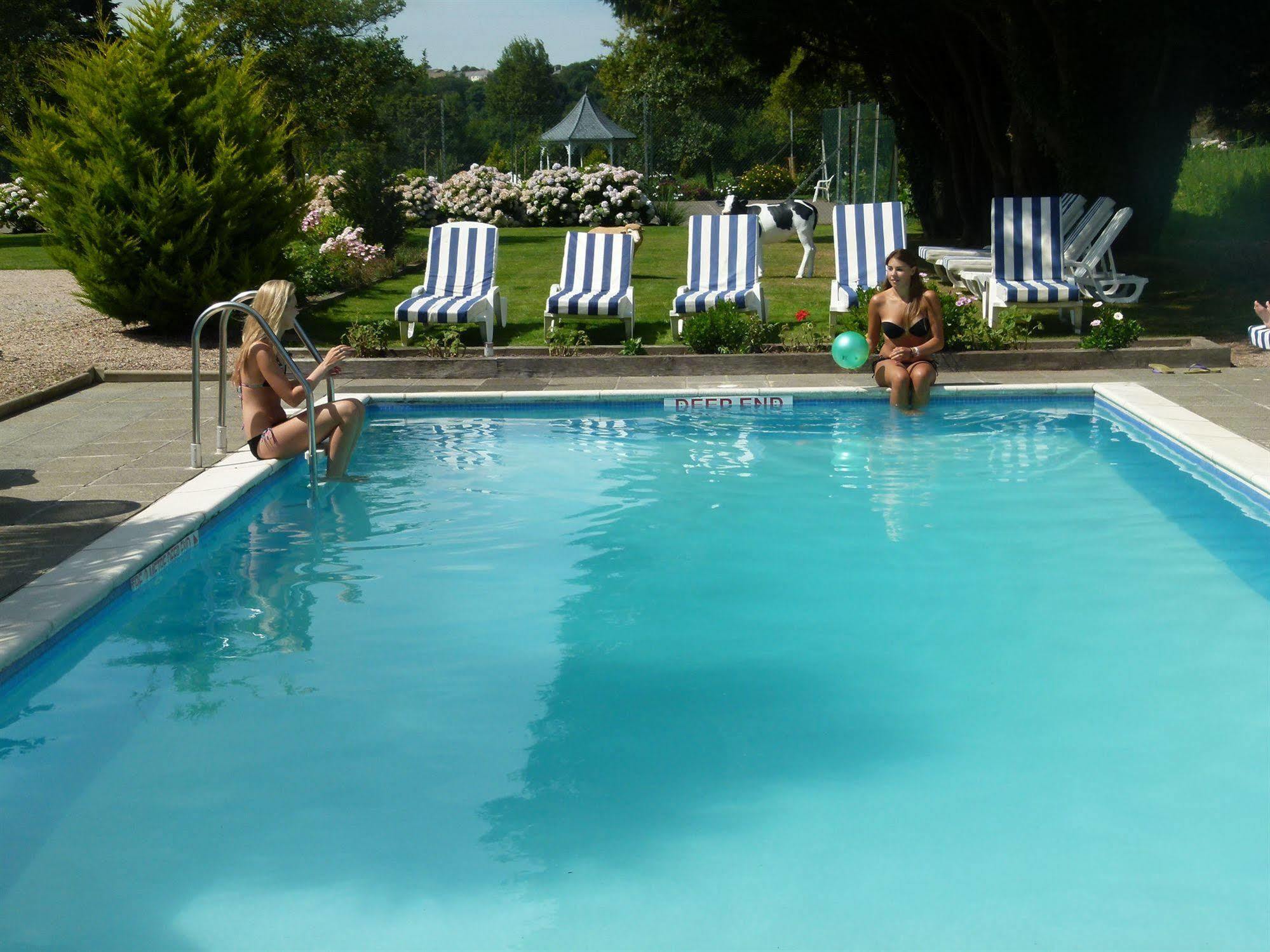 Beachcombers Hotel Grouville Екстер'єр фото