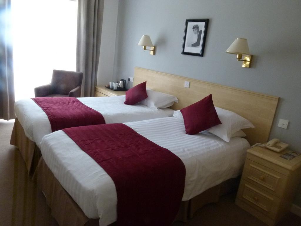 Beachcombers Hotel Grouville Екстер'єр фото